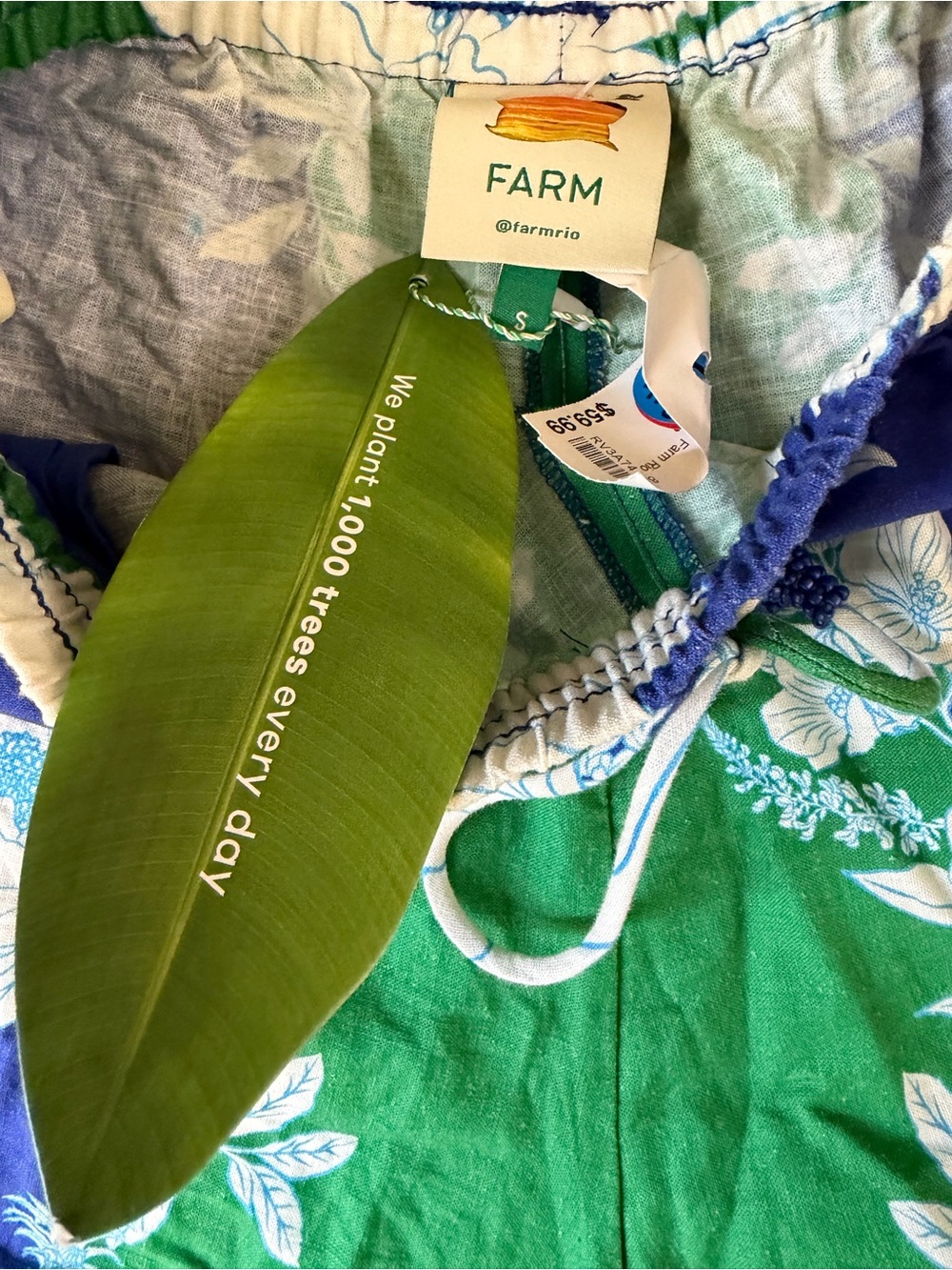 FARM Rio Soft Garden Blue Floral Linen Blend Shorts NWT Size Small - Picture 8 of 11